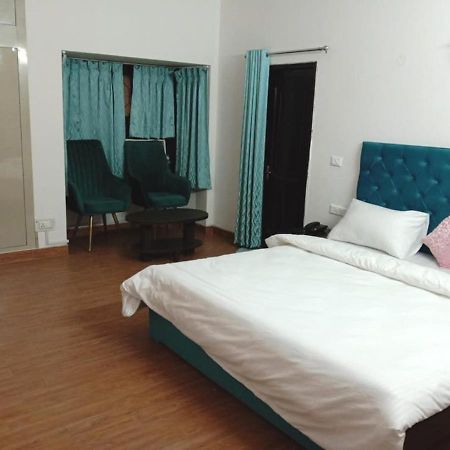 Jay Ally - Boutique Hotel 뉴델리 외부 사진